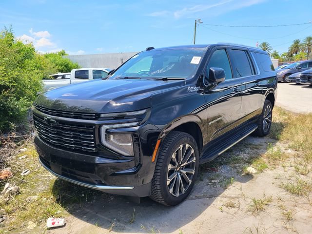 Used 2025 Chevrolet Suburban High Country AWD/4WD image 1