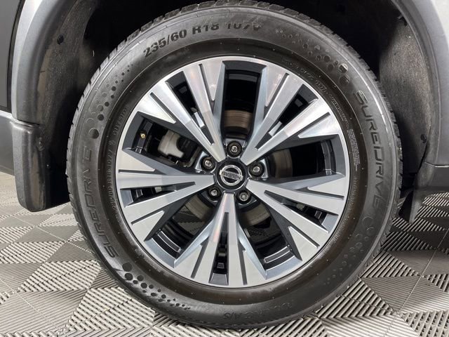 Used 2021 Nissan Rogue SV w/ Premium Package image 16