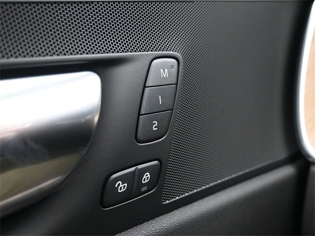 New 2026 Volvo XC60 B5 Plus w/ Protection Package Premier image 30