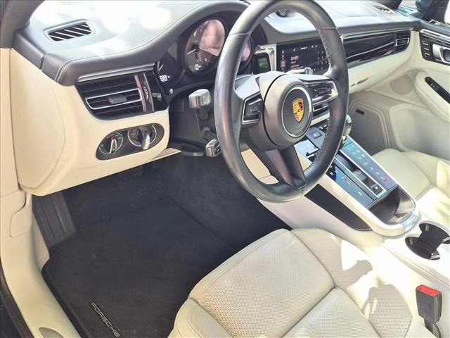 Used 2022 Porsche Macan S AWD/4WD image 3