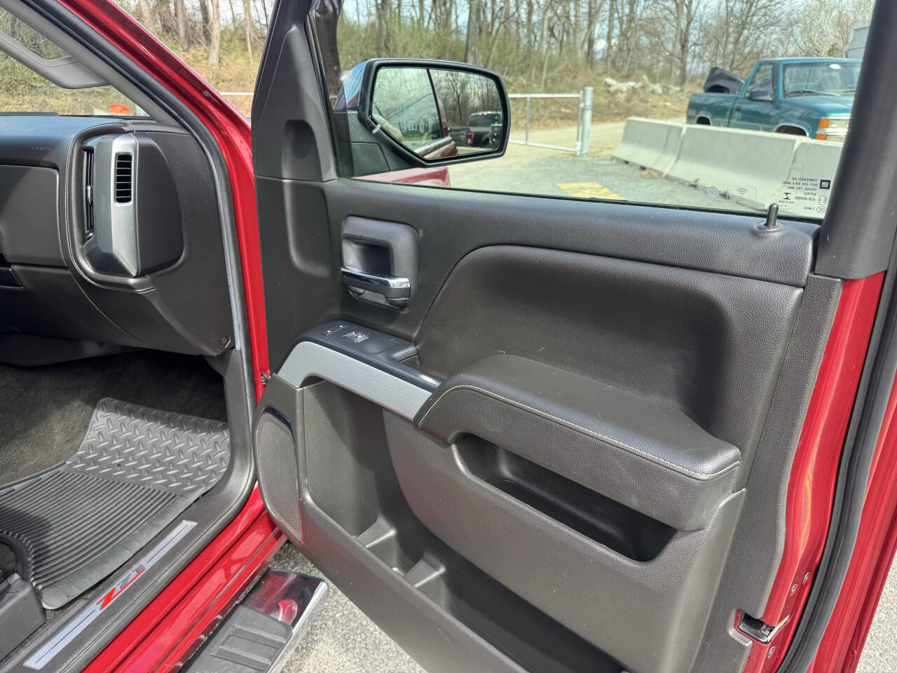 Used 2018 Chevrolet Silverado 1500 LTZ Z71 AWD/4WD image 16