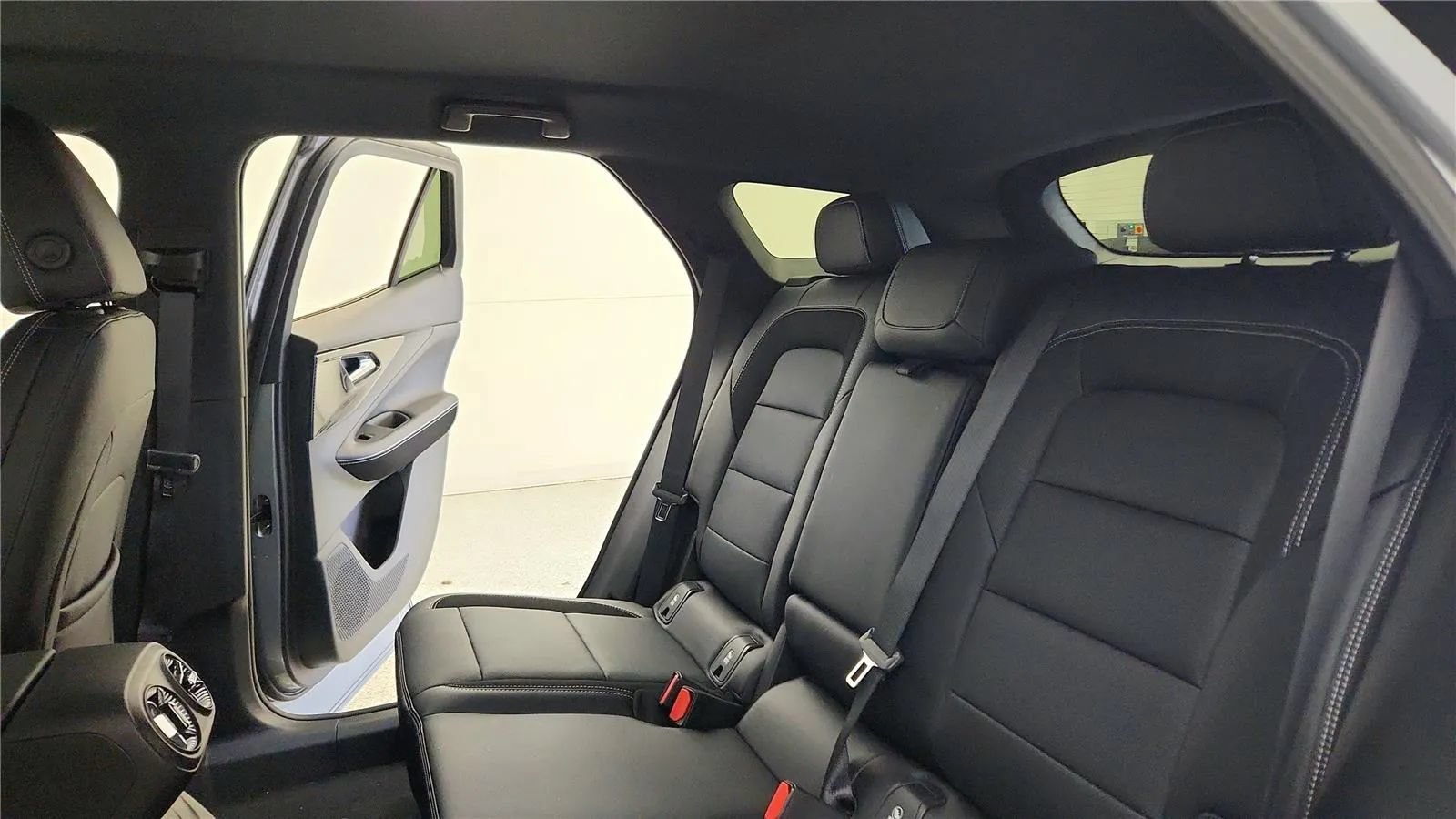 New 2026 Chevrolet Blazer EV LT AWD/4WD image 32