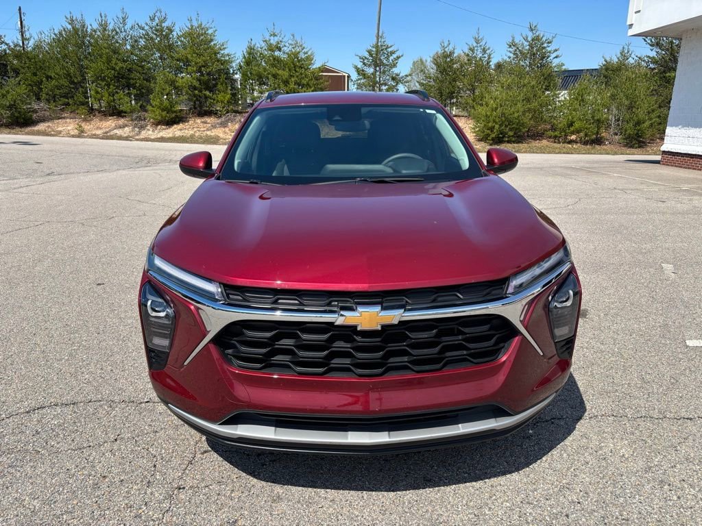 Used 2025 Chevrolet Trax LT image 5