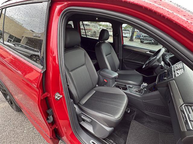 Certified 2024 Volkswagen Tiguan SE R-Line AWD/4WD image 14
