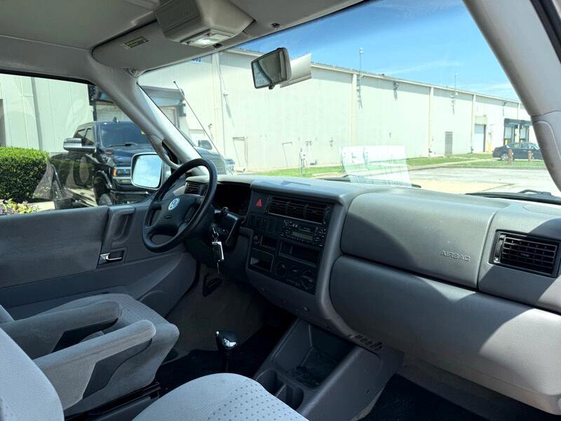 Used 2003 Volkswagen Eurovan MV image 16