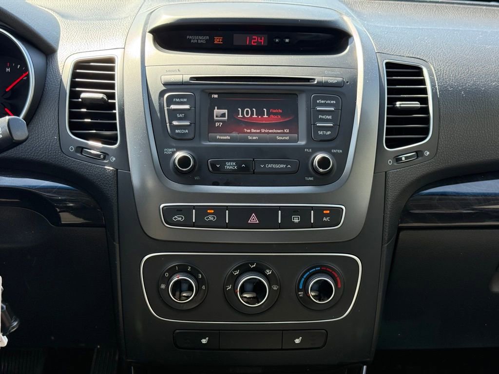 Used 2015 Kia Sorento LX image 12