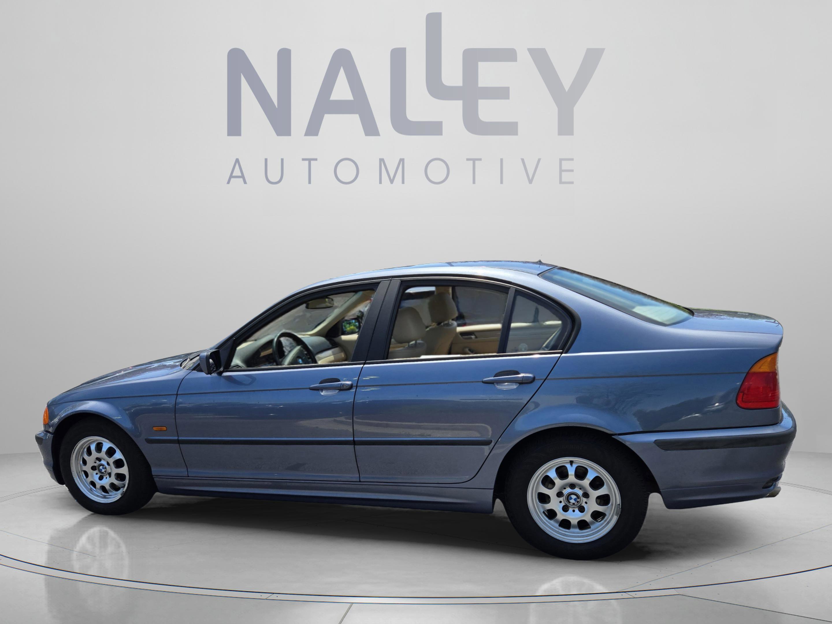 Used 2000 BMW 323i Sedan RWD image 2