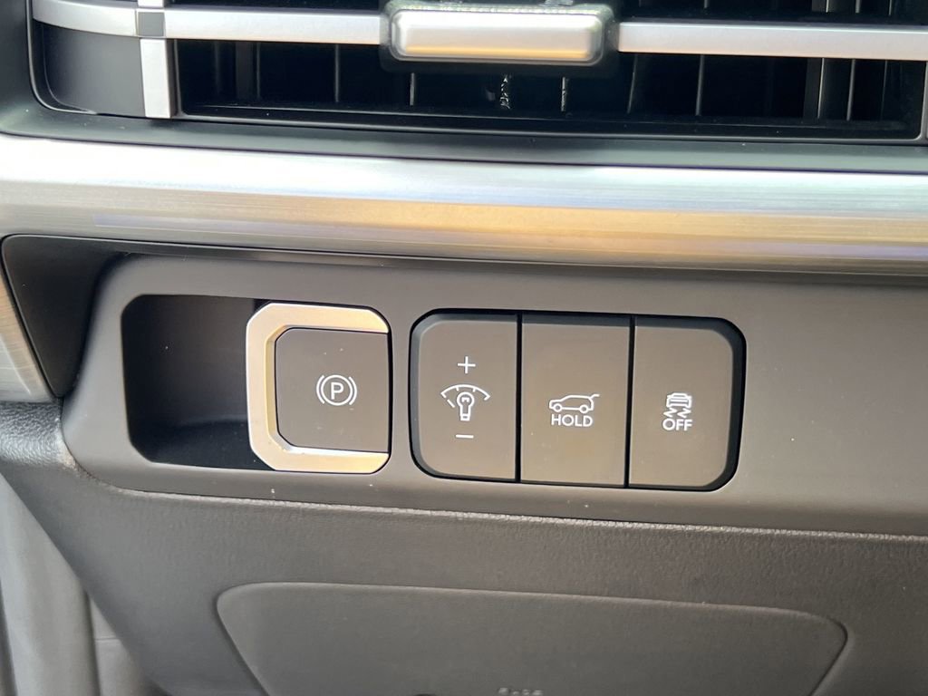 Used 2024 Hyundai Santa Fe Limited image 33