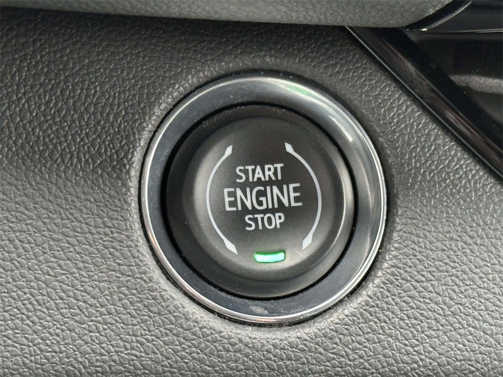 Certified 2025 Buick Enclave Preferred image 9