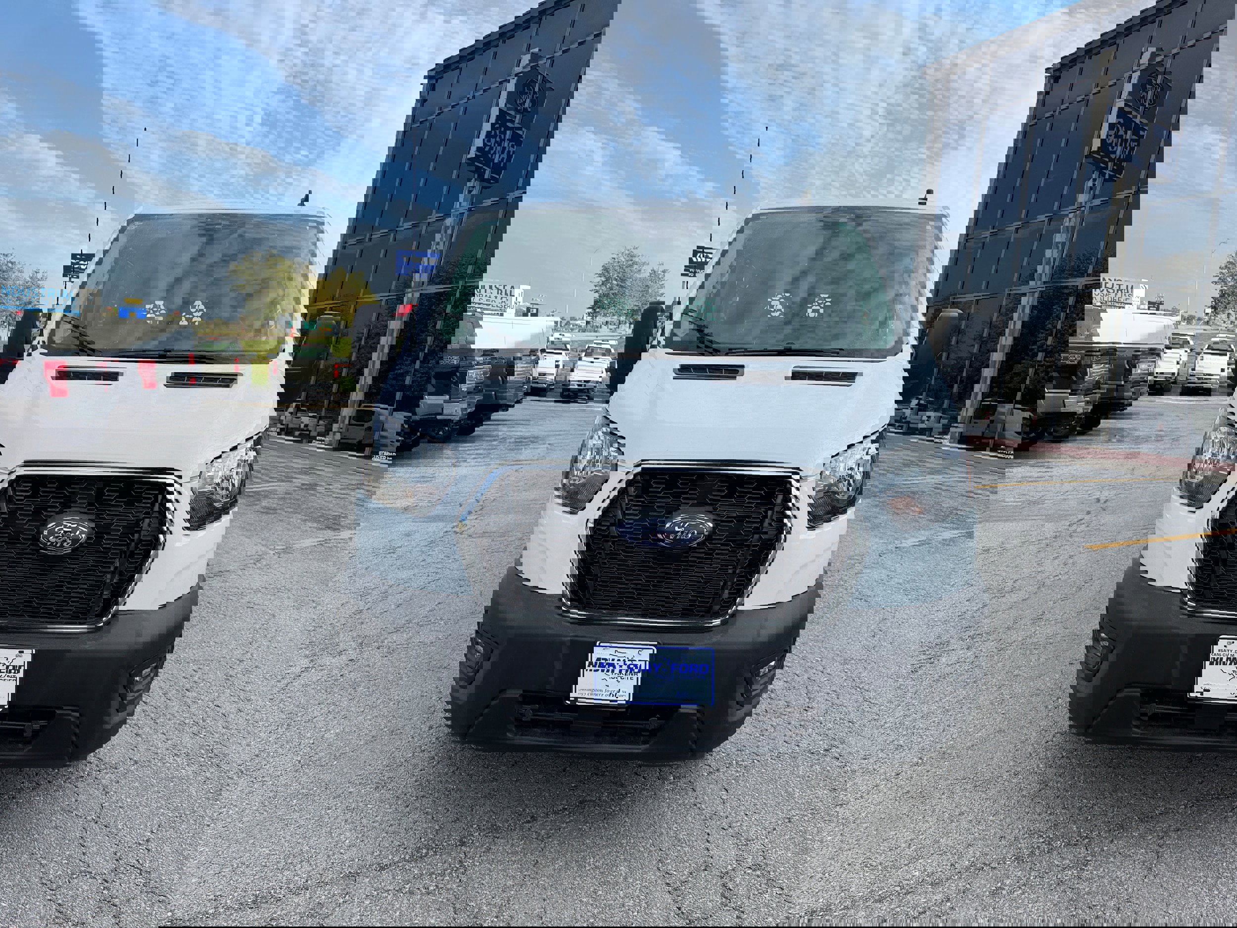 Used 2023 Ford Transit 250 XL w/ Exterior Upgrade Package RWD image 4