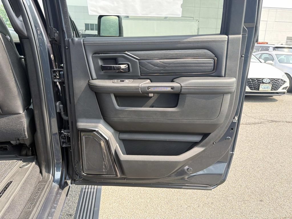 New 2026 RAM 3500 Limited AWD/4WD image 19