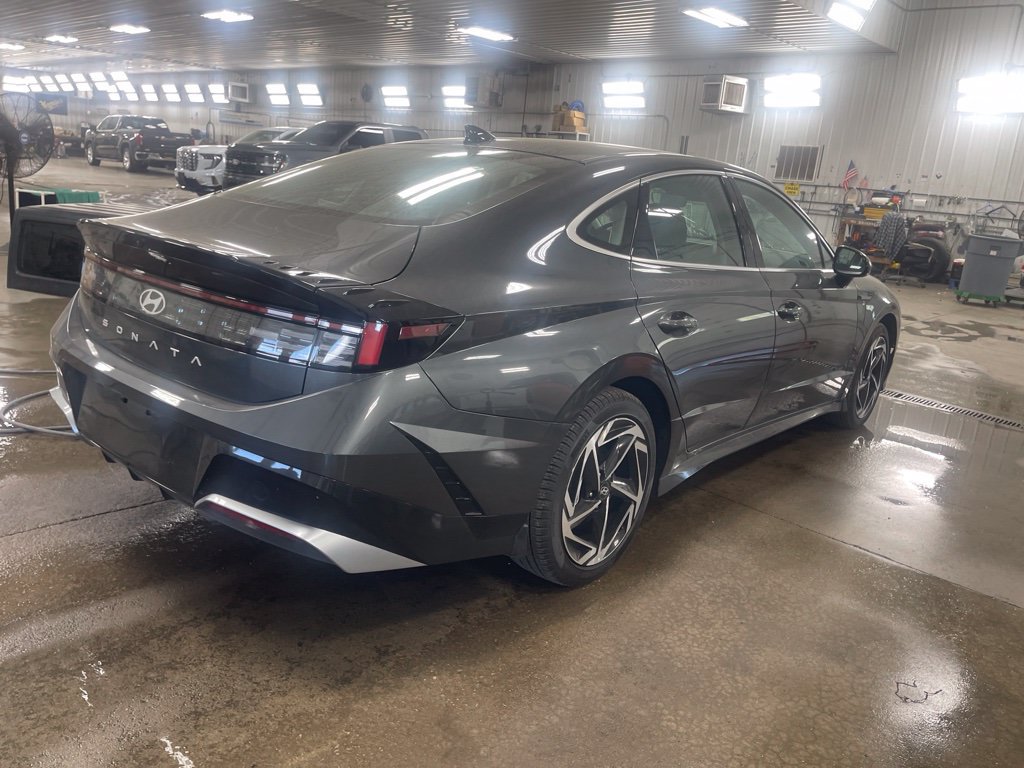 Used 2026 Hyundai Sonata SEL FWD image 6