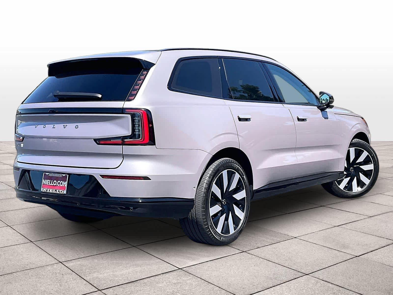 Used 2026 Volvo EX90 Ultra AWD/4WD image 16