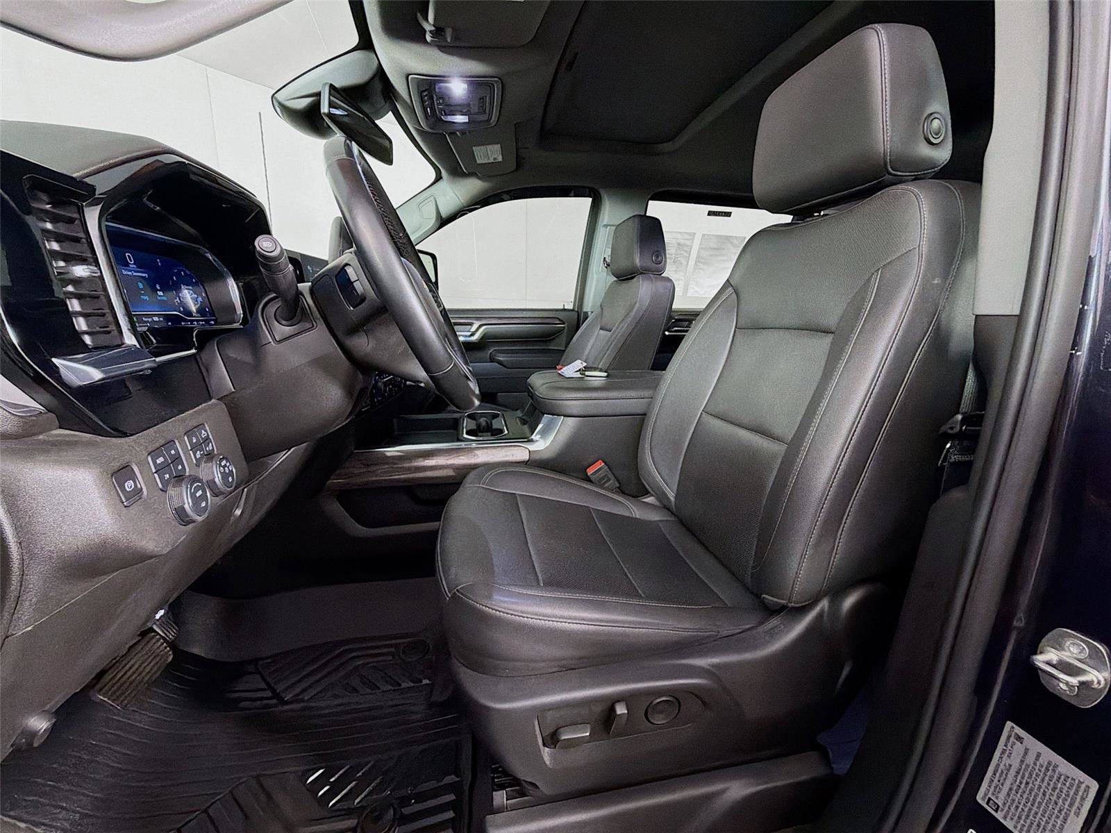 Used 2024 Chevrolet Silverado 3500 LTZ image 11