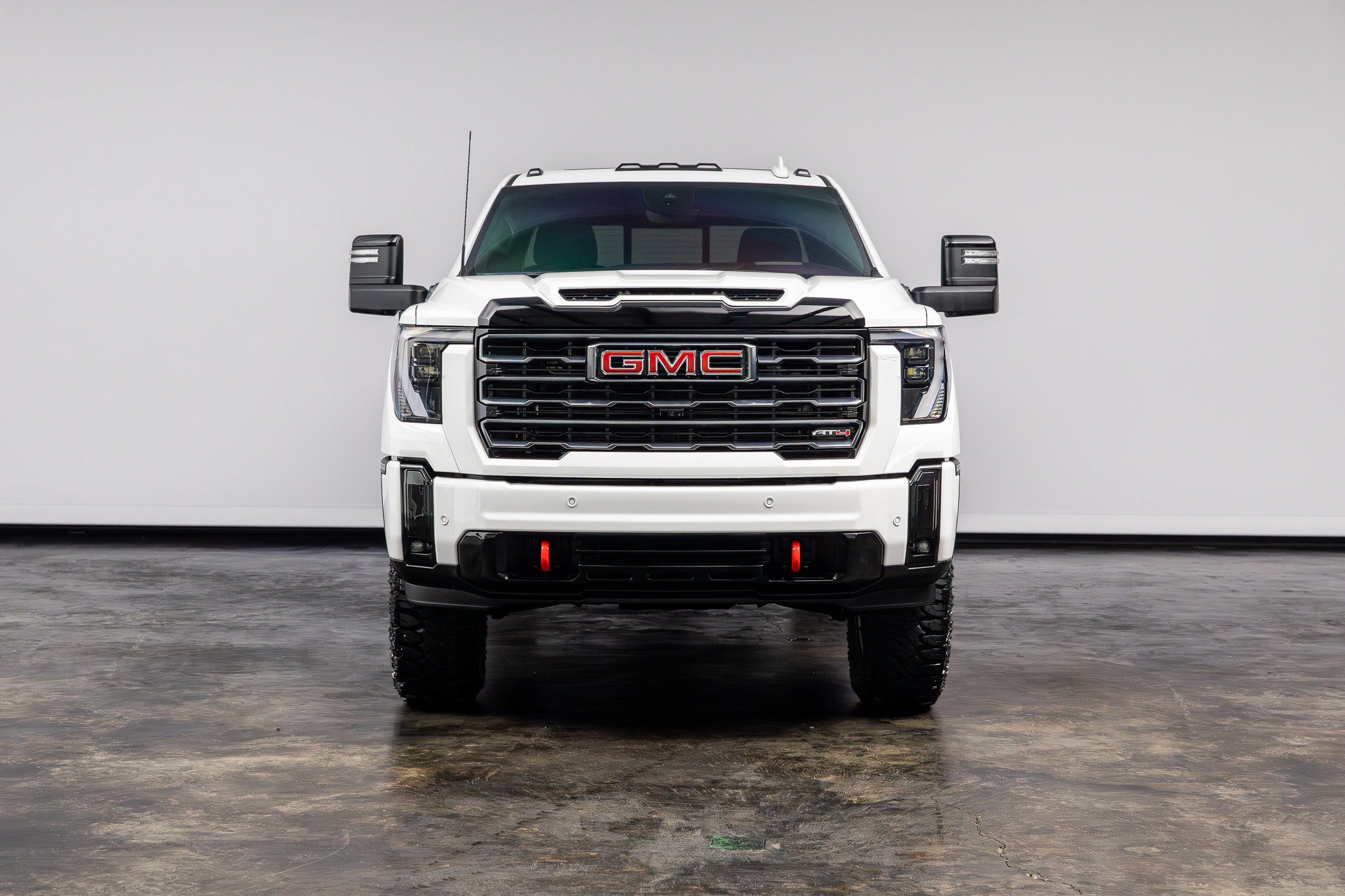 Used 2025 GMC Sierra 2500 AT4 w/ AT4 Premium Plus Package AWD/4WD image 2