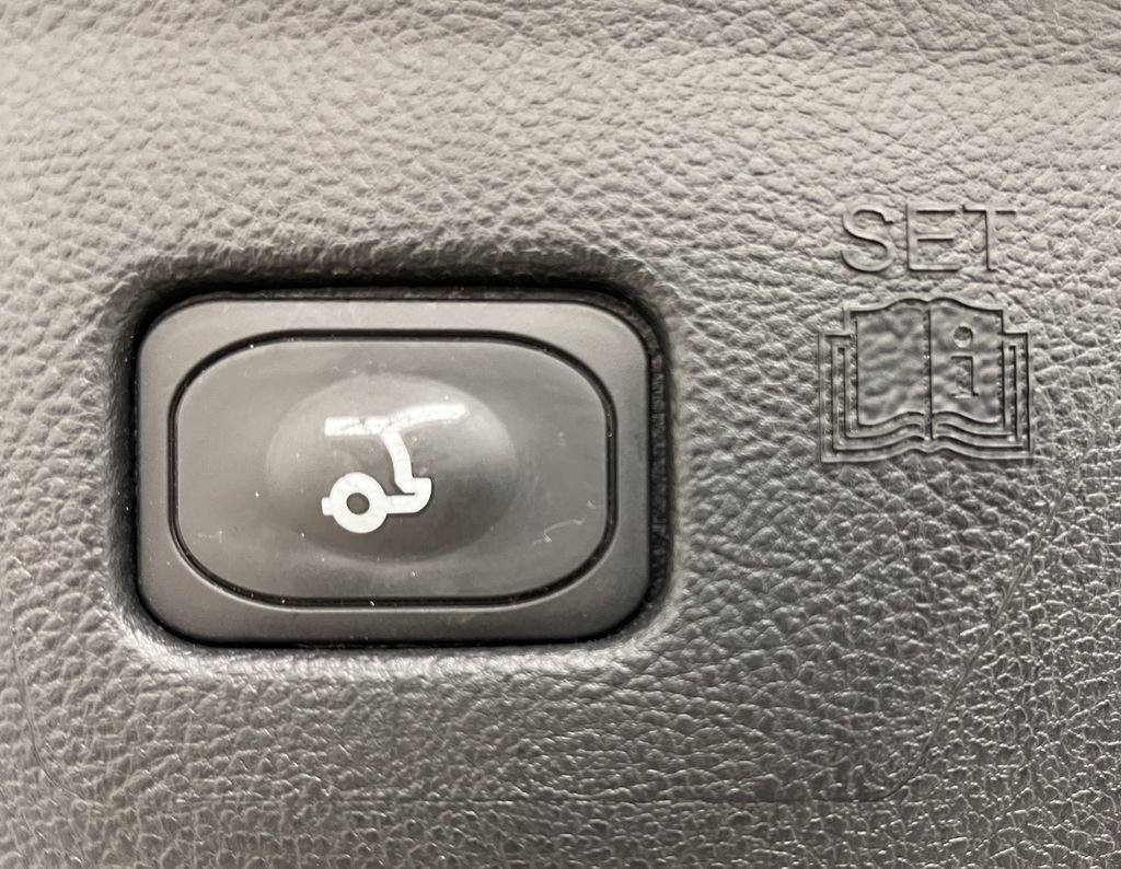 Used 2024 Ford Edge Titanium w/ Equipment Group 301A AWD/4WD image 42