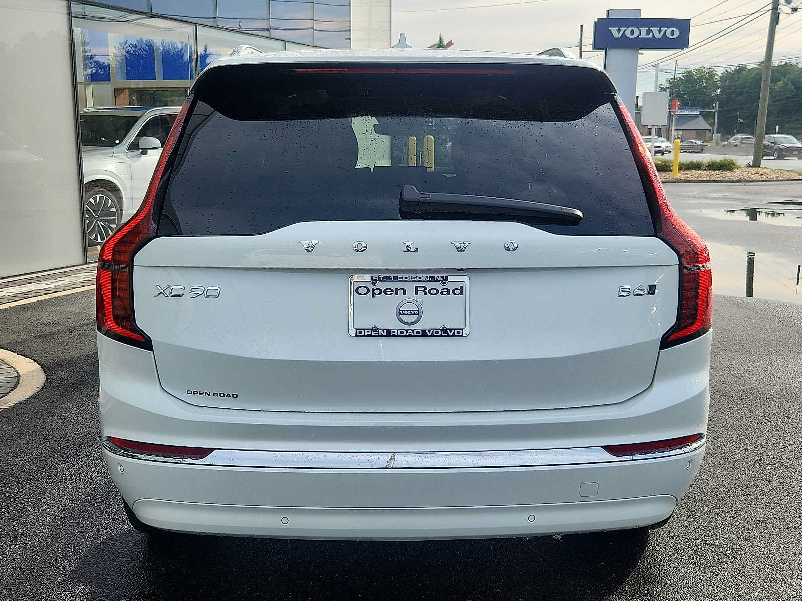 Used 2026 Volvo XC90 B6 Plus w/ Protection Package AWD/4WD image 5
