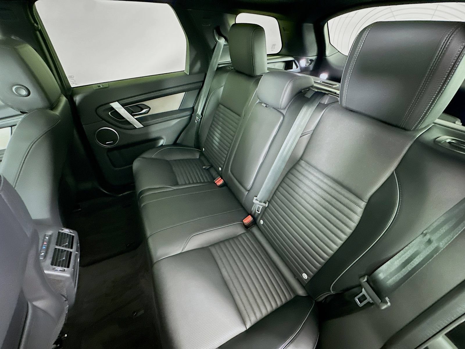 New 2026 Land Rover Discovery Sport Landmark AWD/4WD image 37