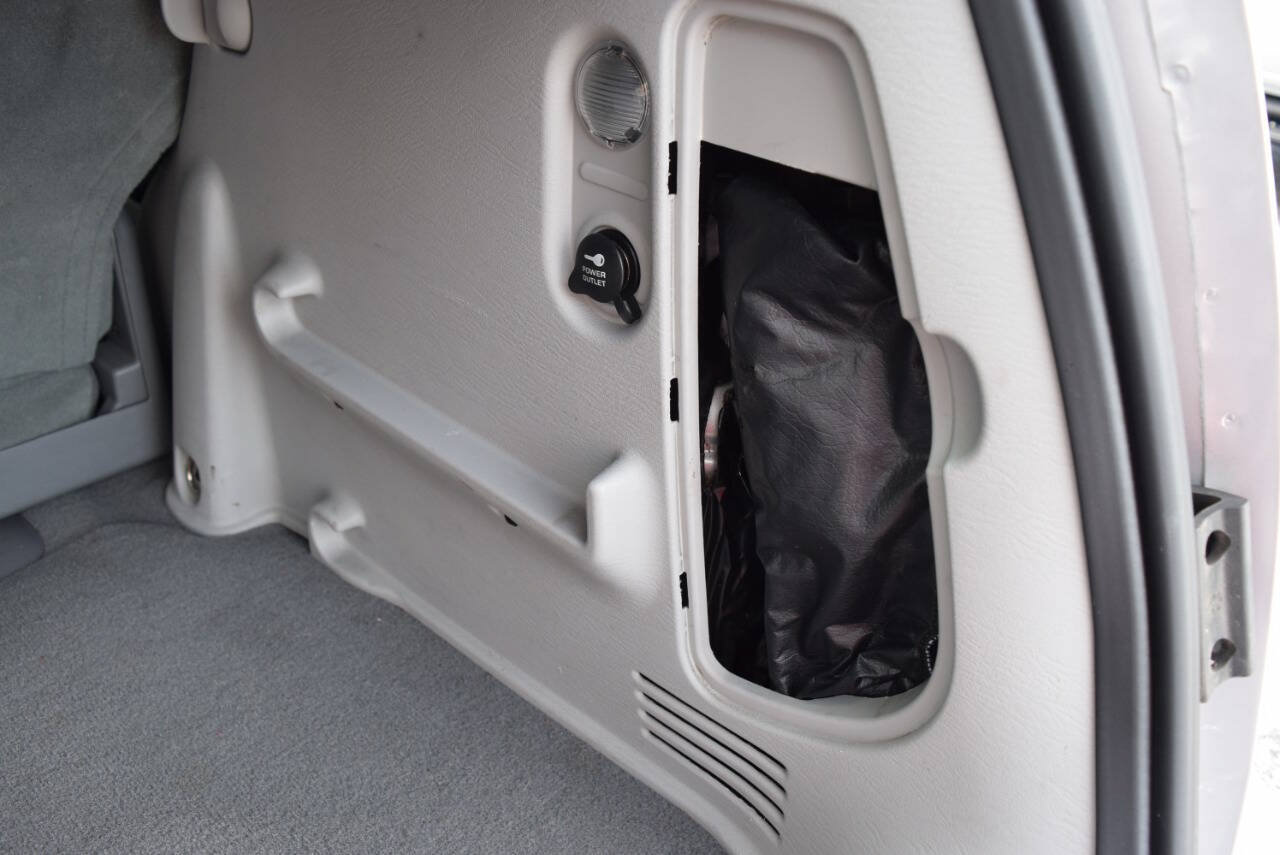 Used 2006 Chrysler PT Cruiser Touring FWD image 41