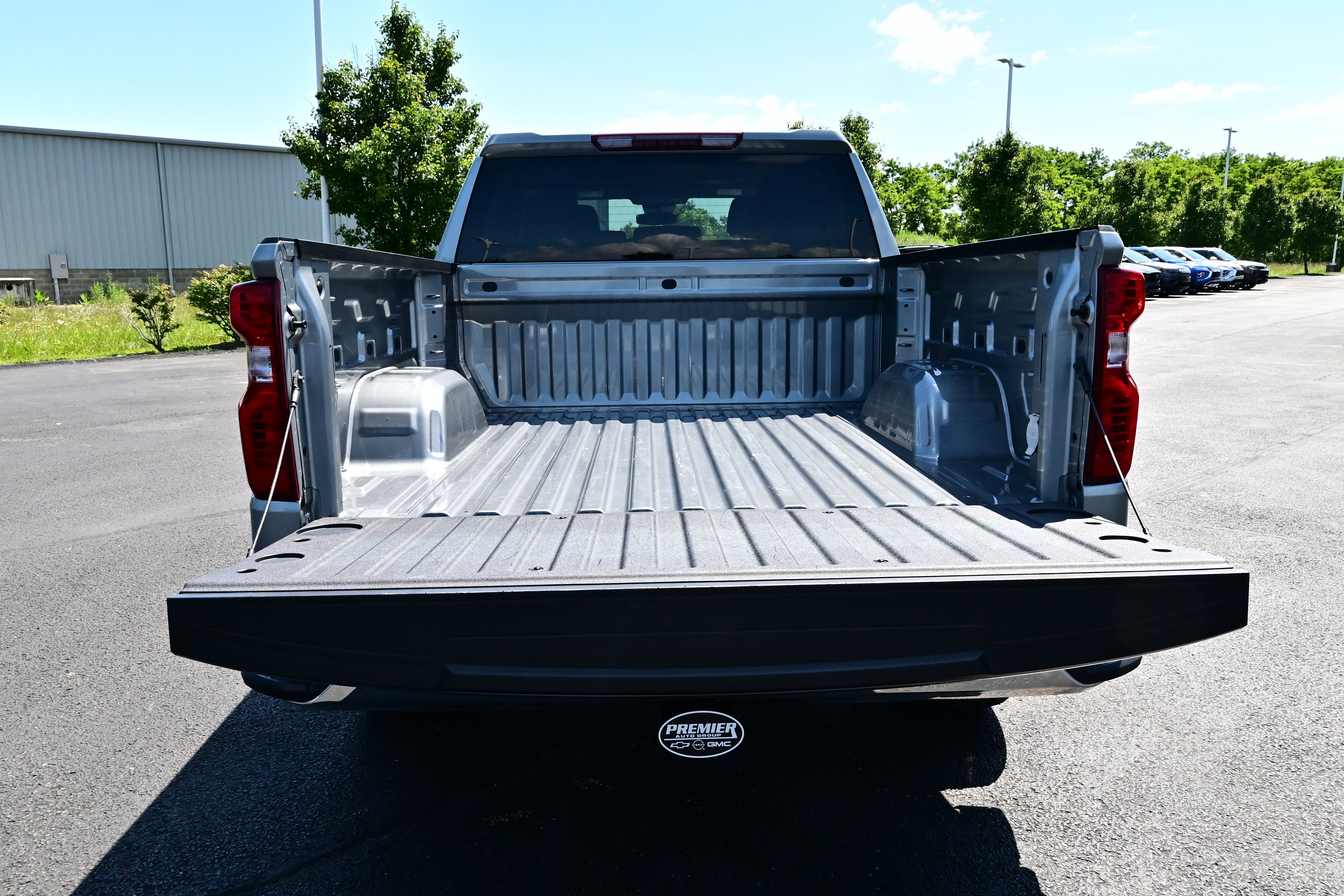 Used 2024 Chevrolet Silverado 1500 LT AWD/4WD image 10