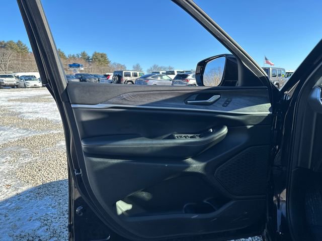 Used 2023 Jeep Grand Cherokee L Limited AWD/4WD image 26