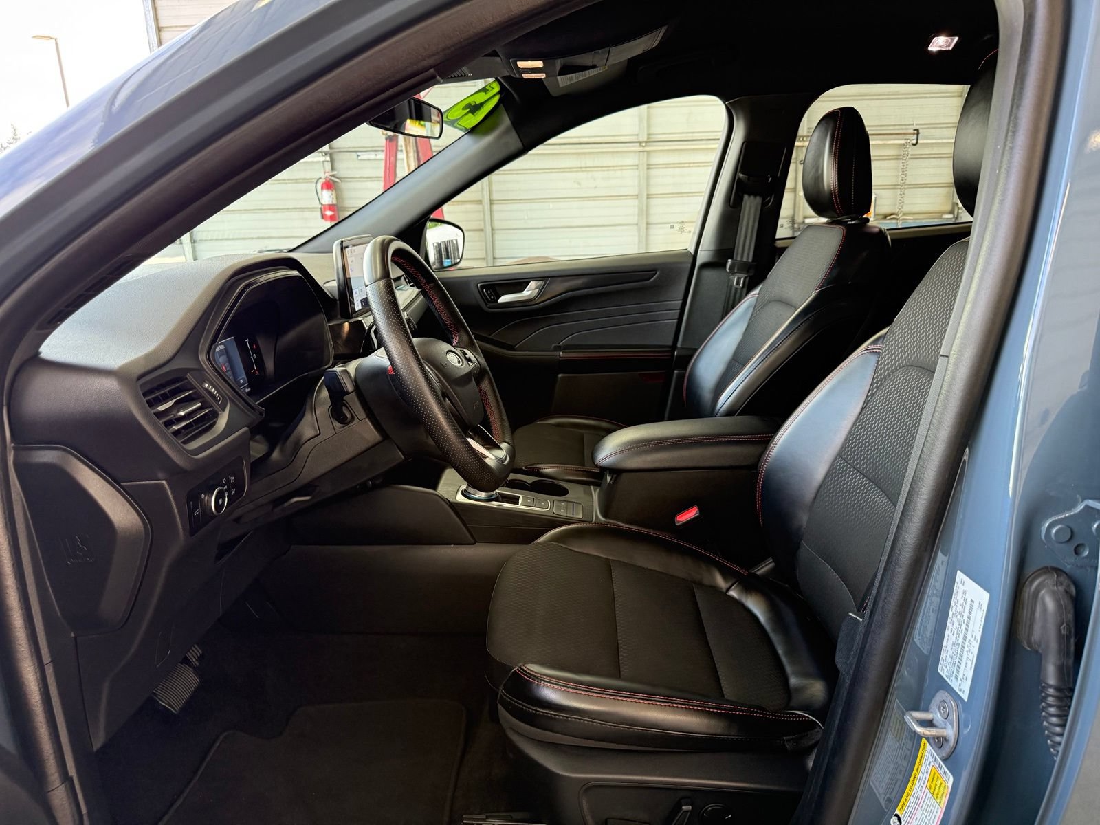 Used 2025 Ford Escape ST-Line Select AWD/4WD image 12