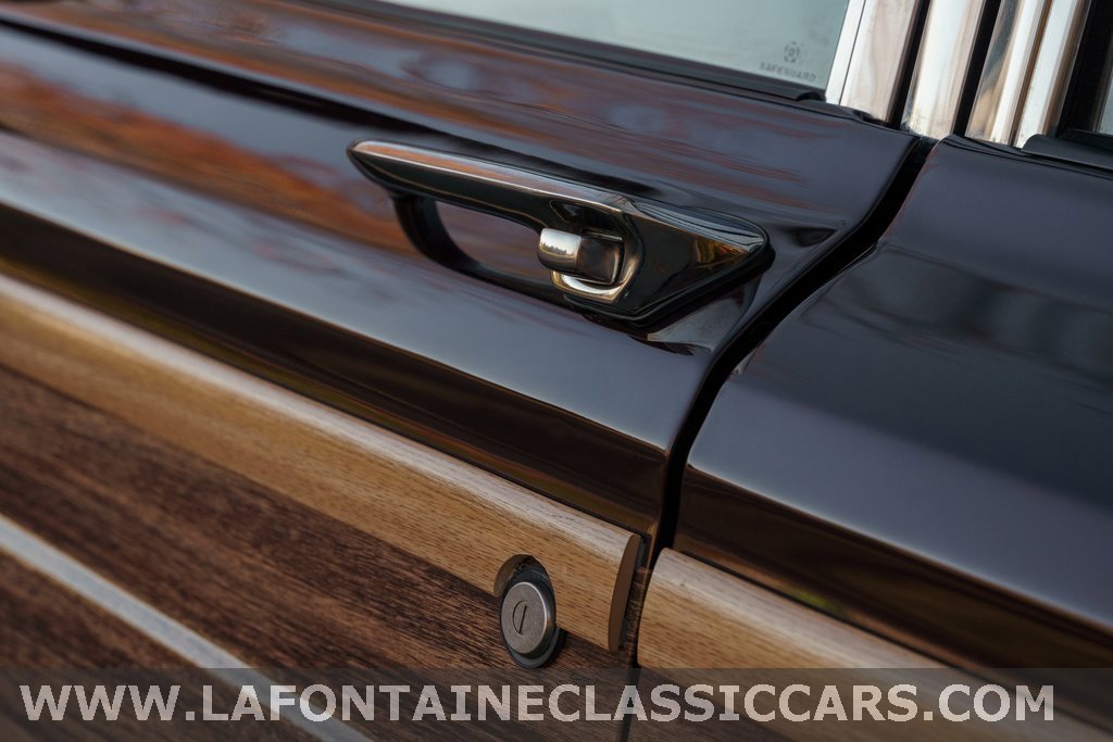 Used 1991 Jeep Grand Wagoneer Base image 34