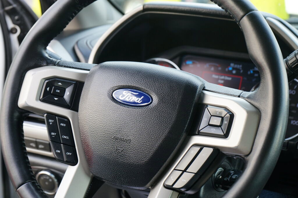 Used 2019 Ford F250 Lariat w/ Lariat Value Package image 15