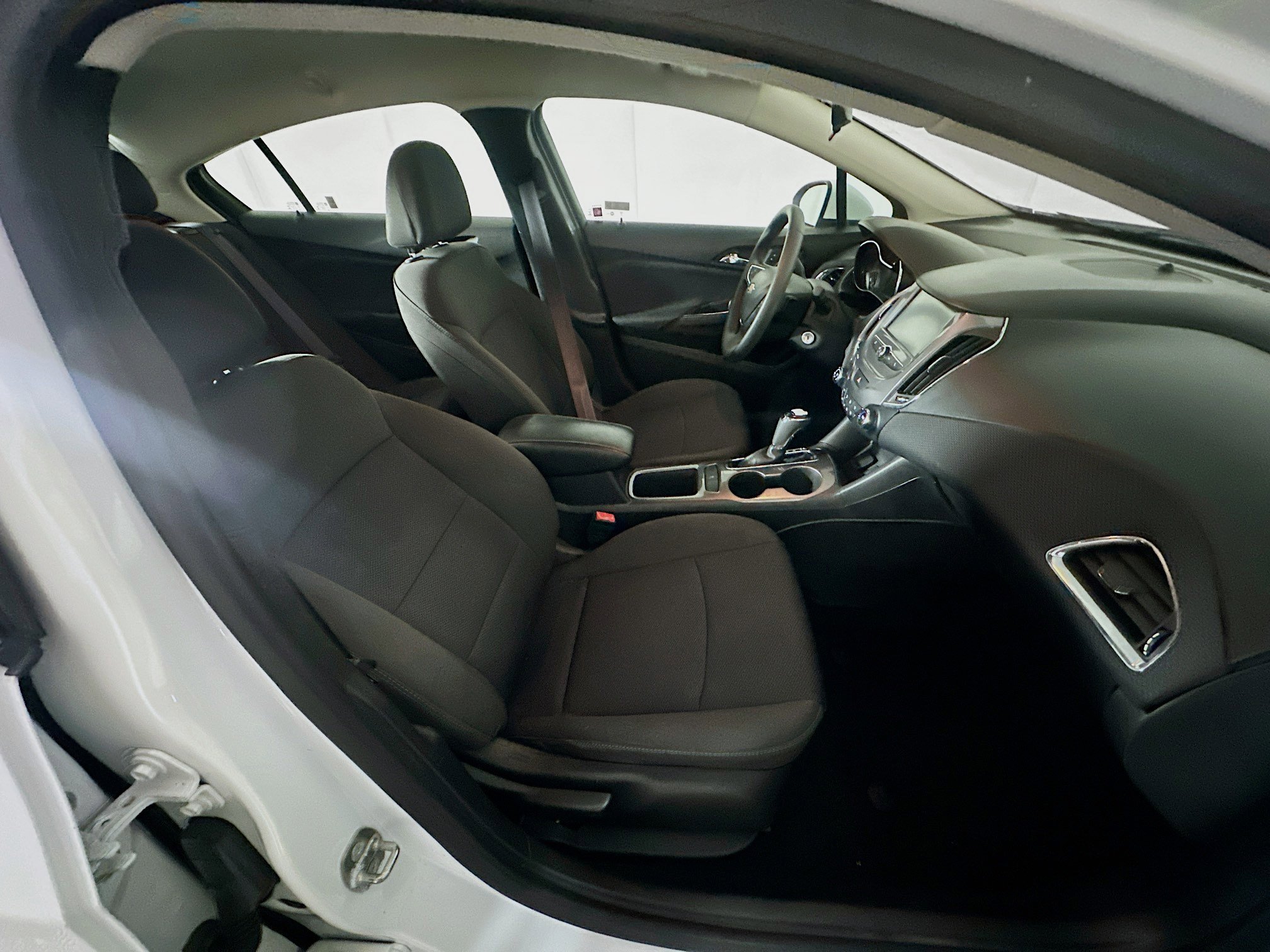 Used 2017 Chevrolet Cruze LT image 28