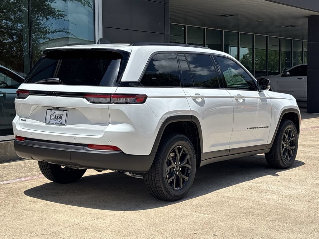 New 2026 Jeep Grand Cherokee Altitude AWD/4WD image 3