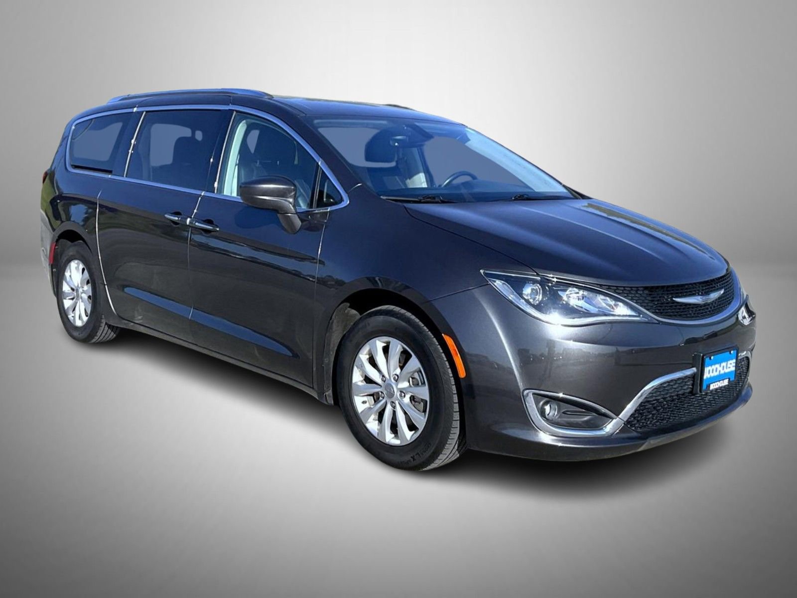 Used 2018 Chrysler Pacifica Touring-L Plus FWD image 3