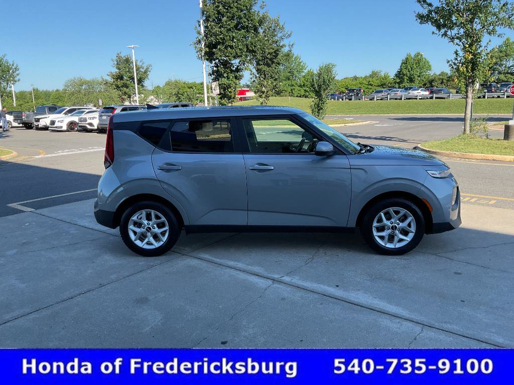 Used 2022 Kia Soul LX w/ Technology Package FWD image 6