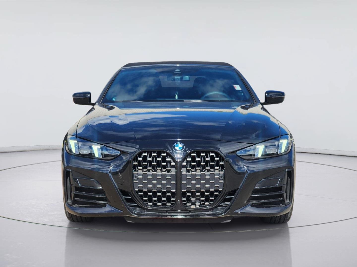 Used 2025 BMW 430i Convertible w/ M Sport Package RWD image 2