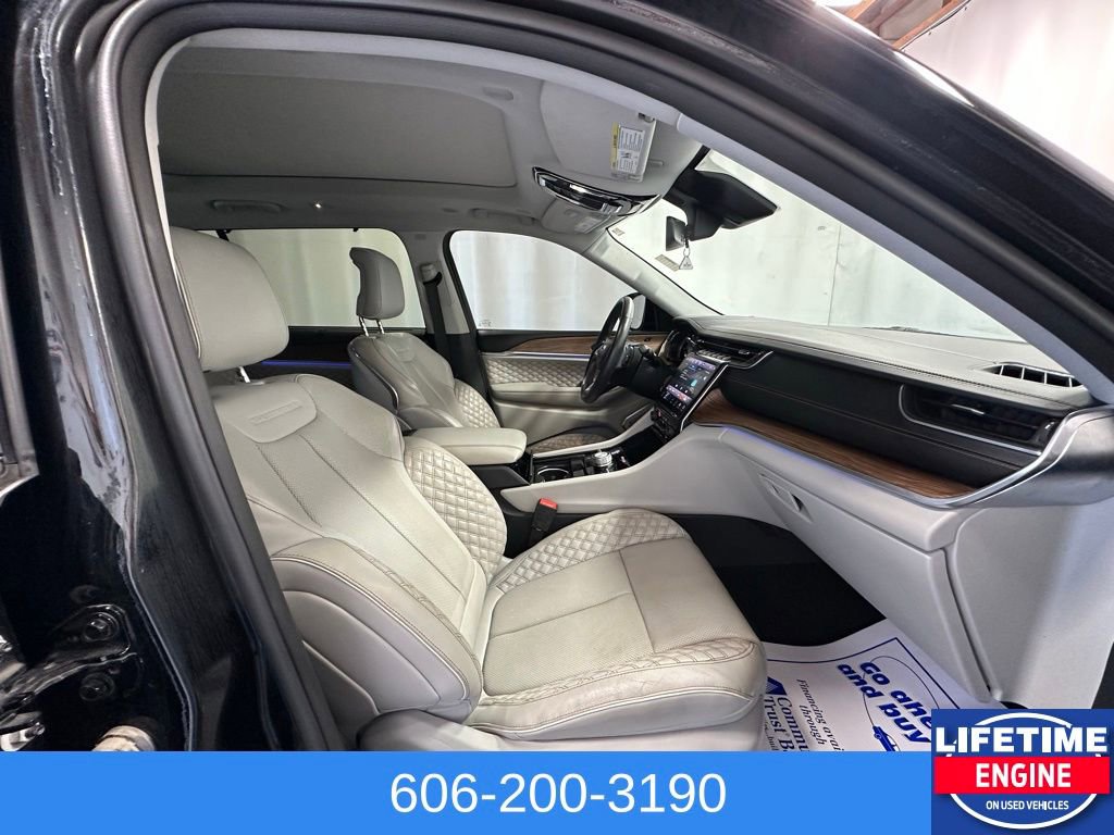 Used 2021 Jeep Grand Cherokee L Summit w/ Luxury Tech Group V image 22