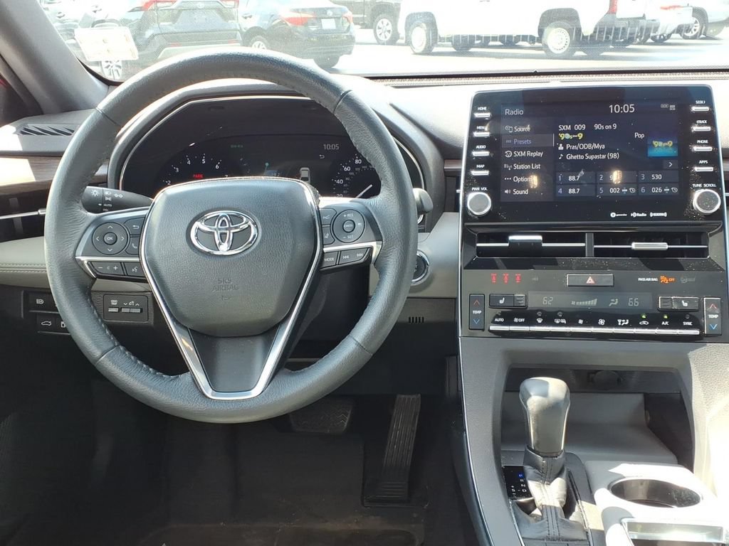 Used 2021 Toyota Avalon XLE w/ Moonroof Package FWD image 11