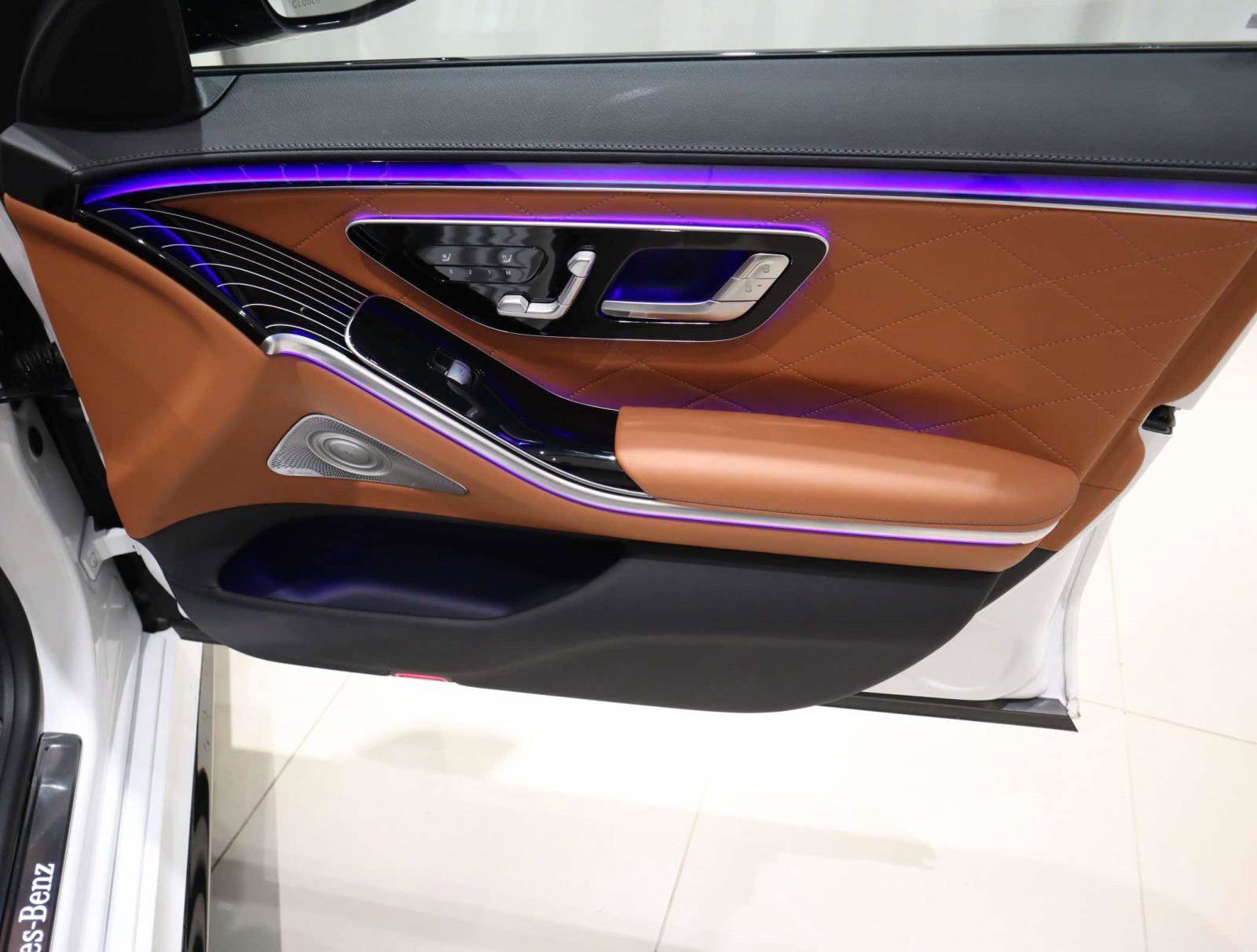 Used 2024 Mercedes-Benz S 580e 4MATIC Sedan image 14