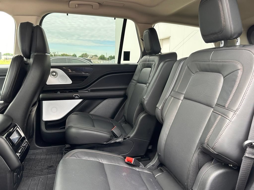 Used 2024 Lincoln Aviator Reserve w/ Equipment Group 201A AWD/4WD image 15