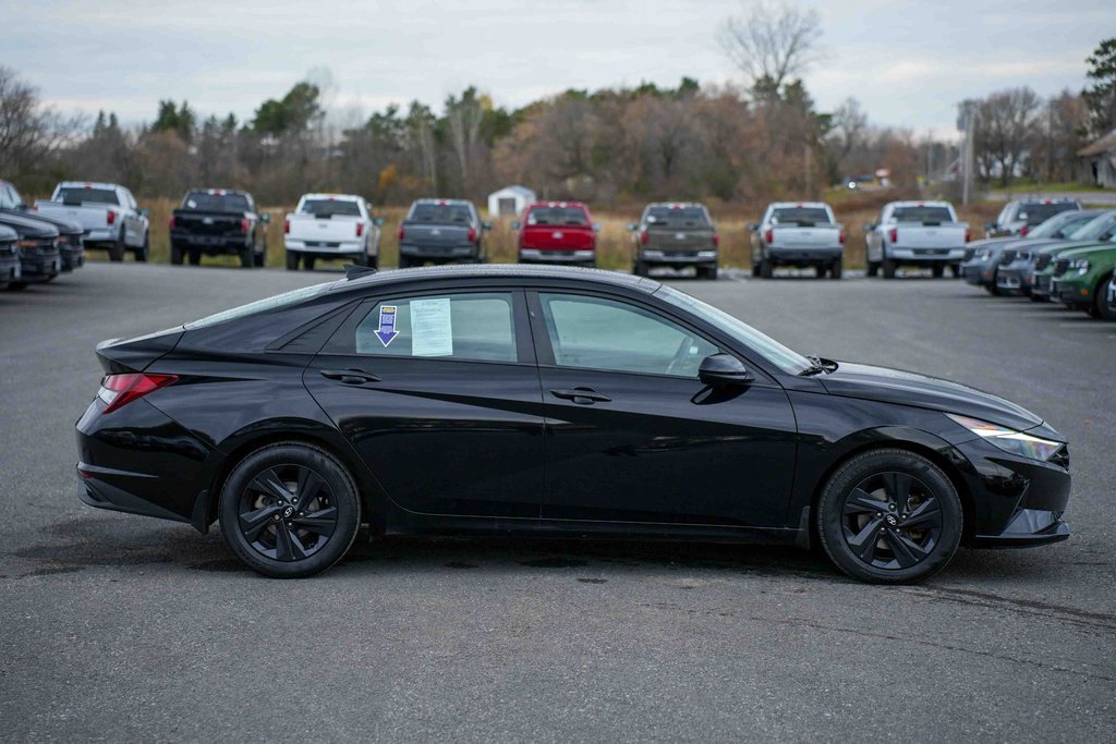 Used 2022 Hyundai Elantra SEL image 4