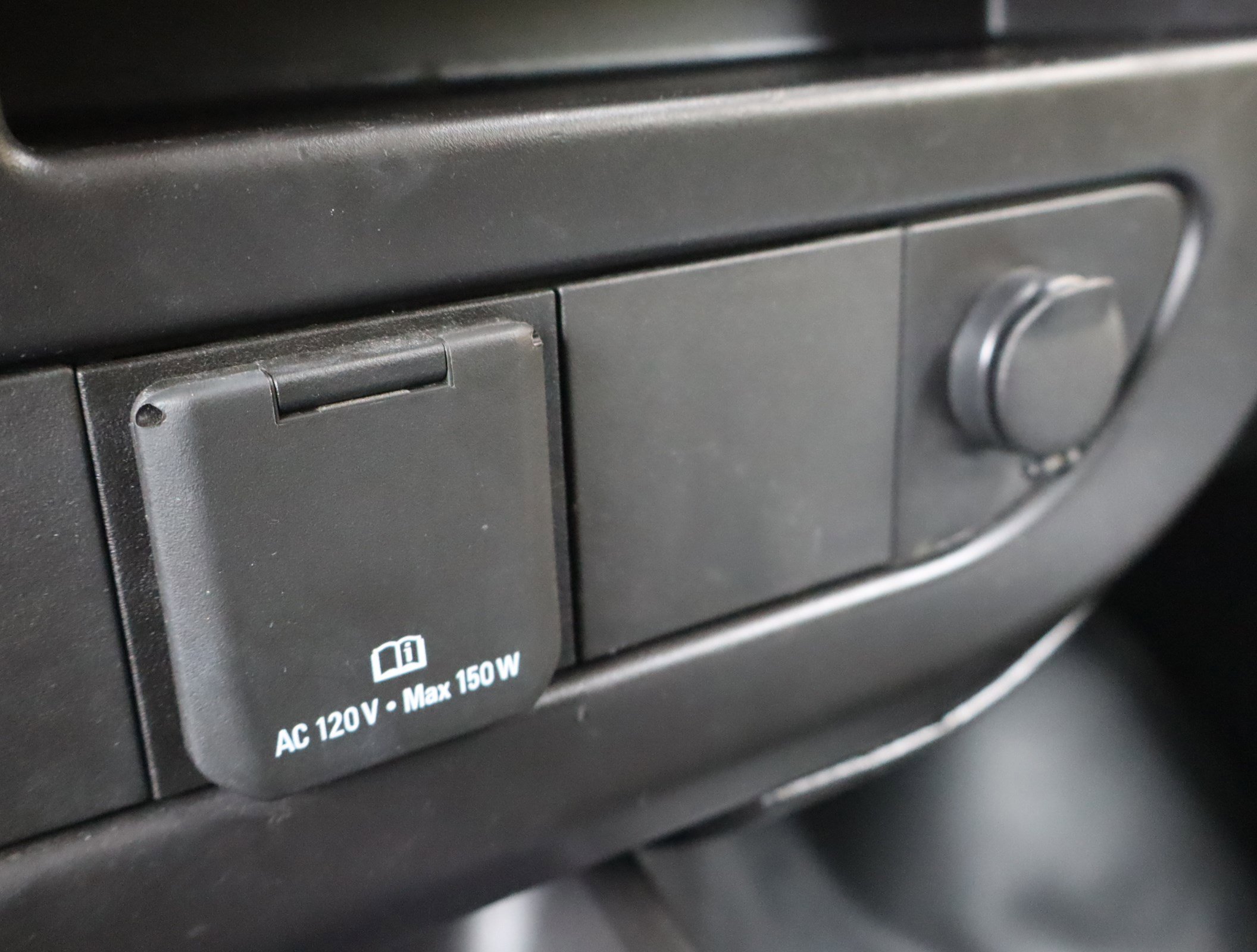 Used 2024 Chevrolet Express 2500 w/ Driver Convenience Package image 27