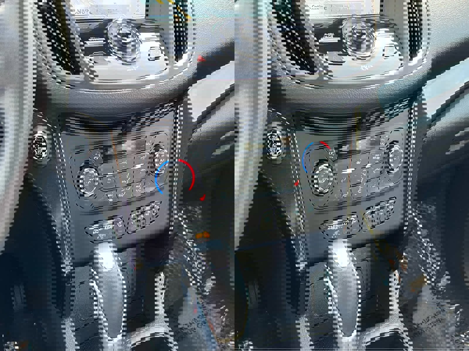 Used 2019 Ford Escape Titanium image 38