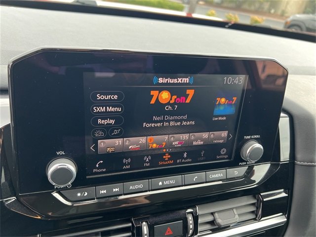 Used 2022 Nissan Pathfinder SV image 12