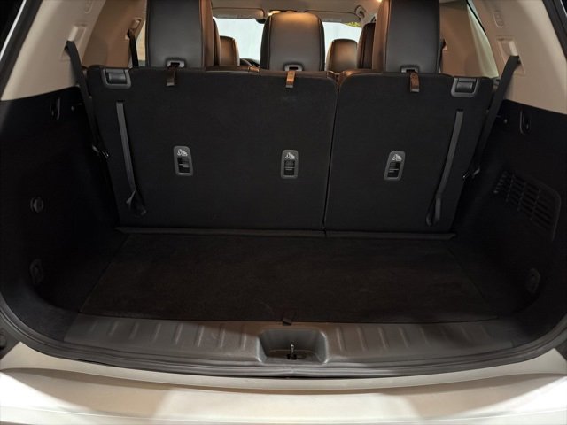 Used 2025 Nissan Pathfinder SL image 17