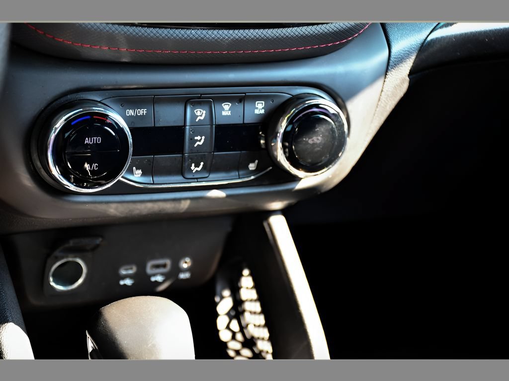 Used 2023 Chevrolet TrailBlazer RS w/ Convenience Package FWD image 32