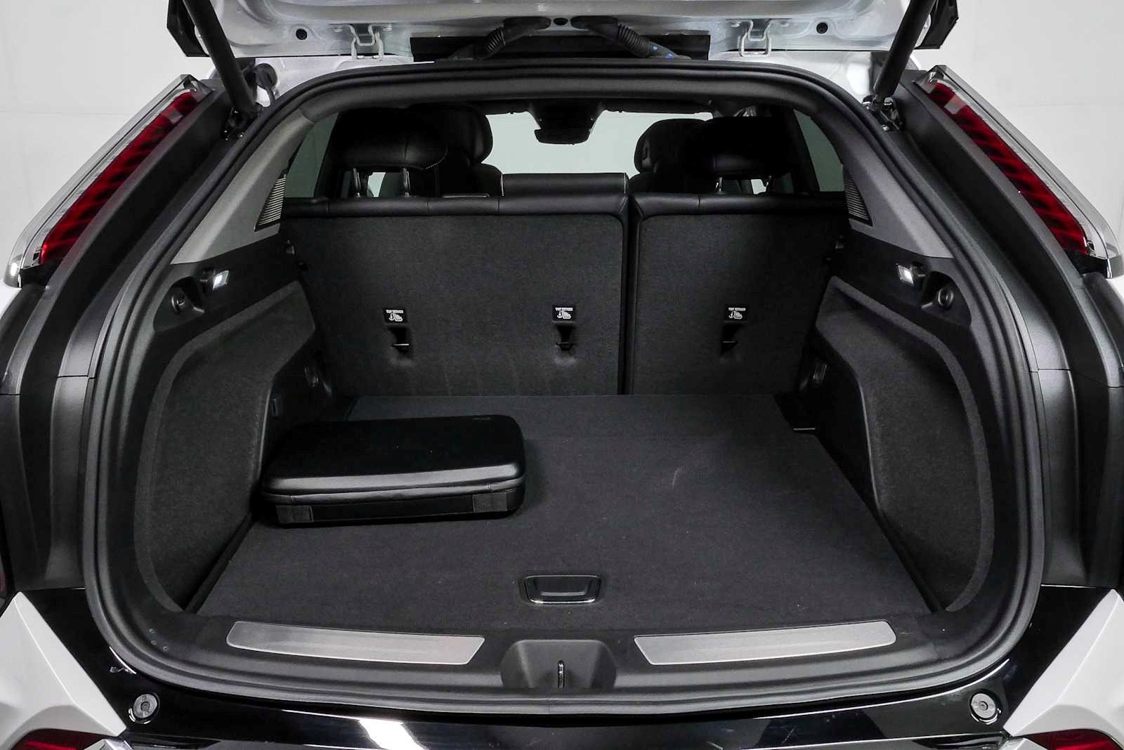 Certified 2025 Cadillac Optiq Luxury 1 AWD/4WD image 29