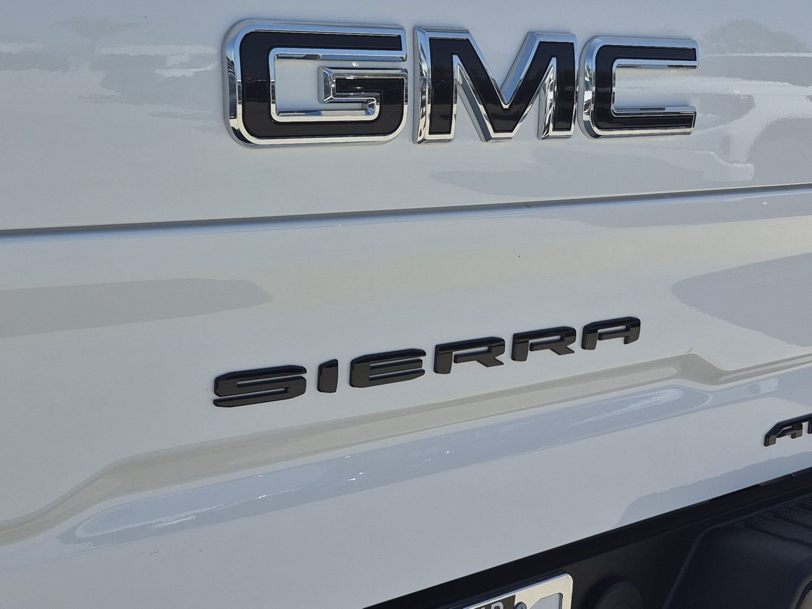New 2026 GMC Sierra 1500 AT4X w/ LPO, Black Badging Package AWD/4WD image 32