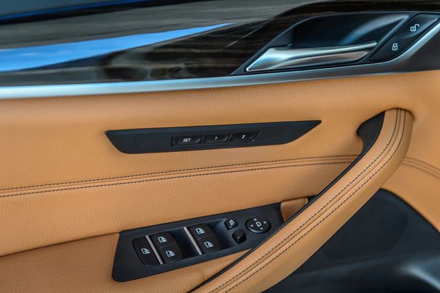 Used 2018 BMW 540i w/ Premium Package RWD image 50