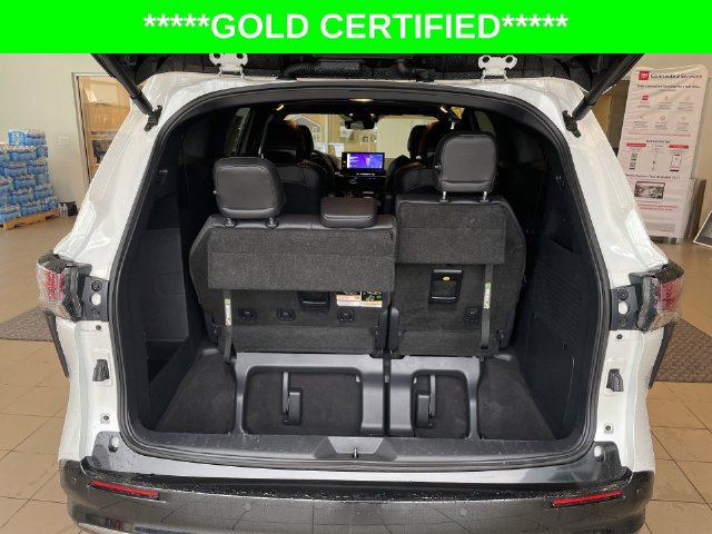 Used 2025 Toyota Sienna Platinum AWD/4WD image 34