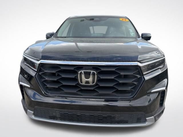 Used 2025 Honda Pilot EX-L image 3