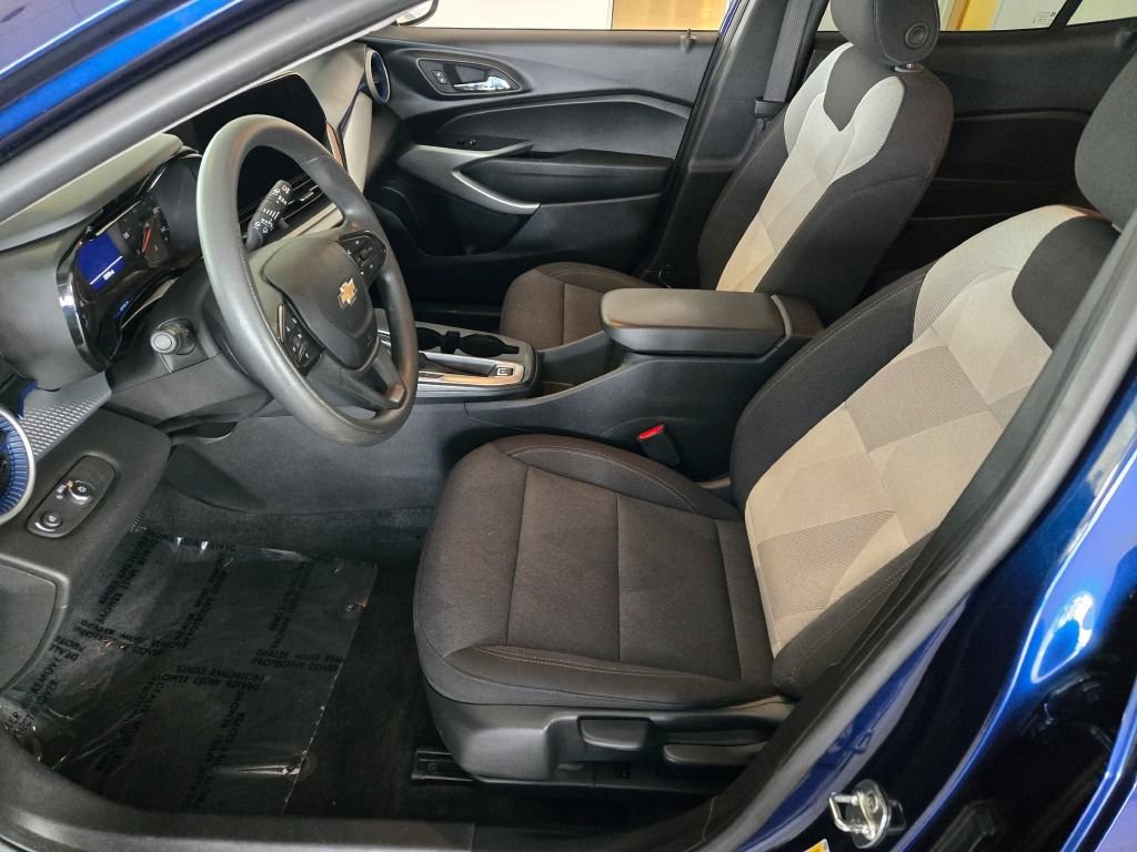 Certified 2024 Chevrolet Trax LS w/ LS Convenience Package FWD image 16