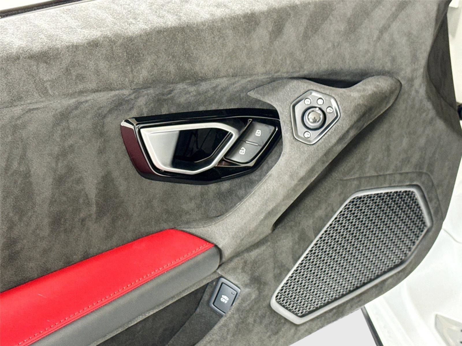 Used 2024 Lamborghini Huracan Tecnica RWD image 11